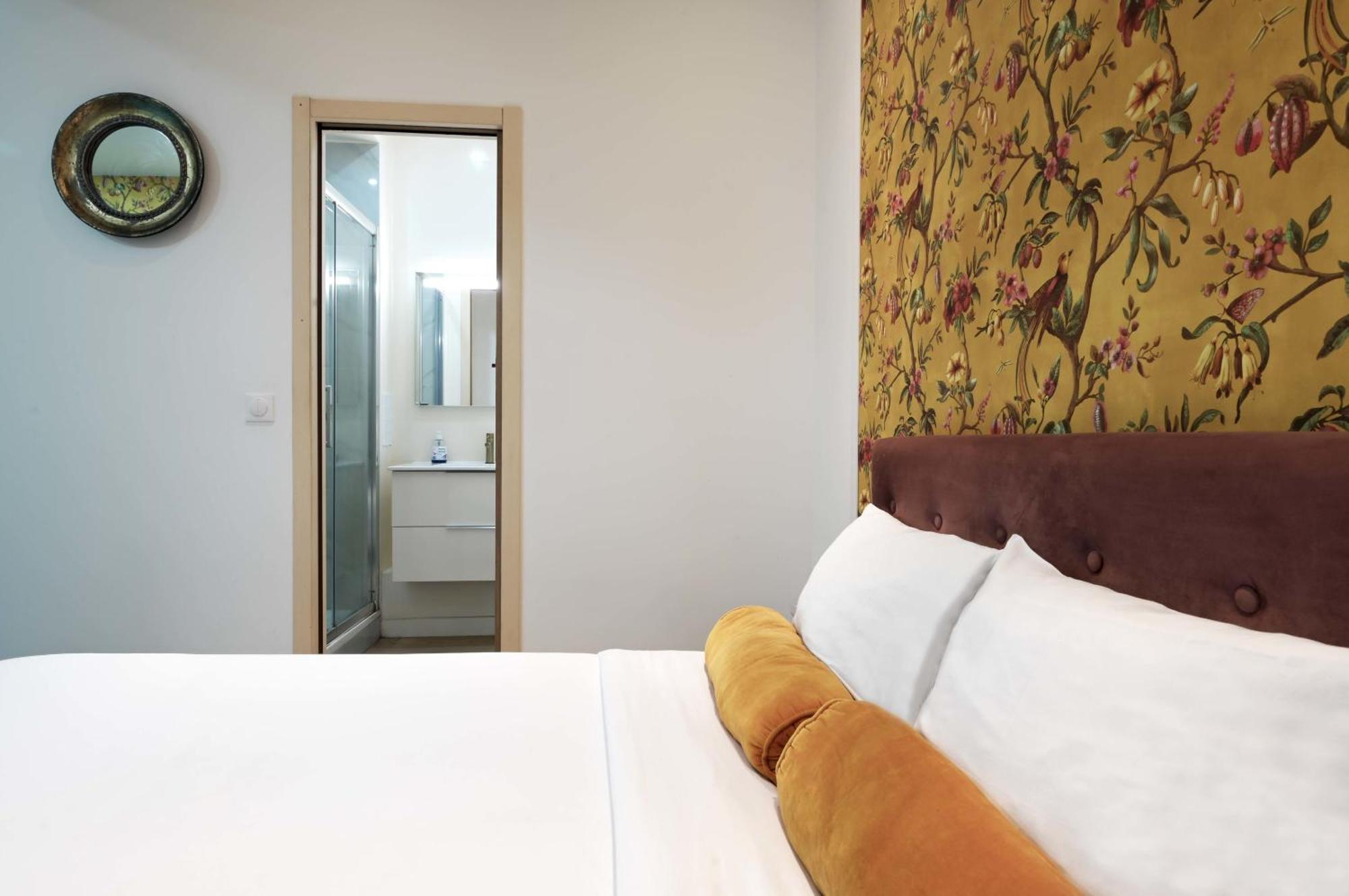 Modern Renovated Studio With A Touch Of Gilded Glamour Central Paris Daire Dış mekan fotoğraf