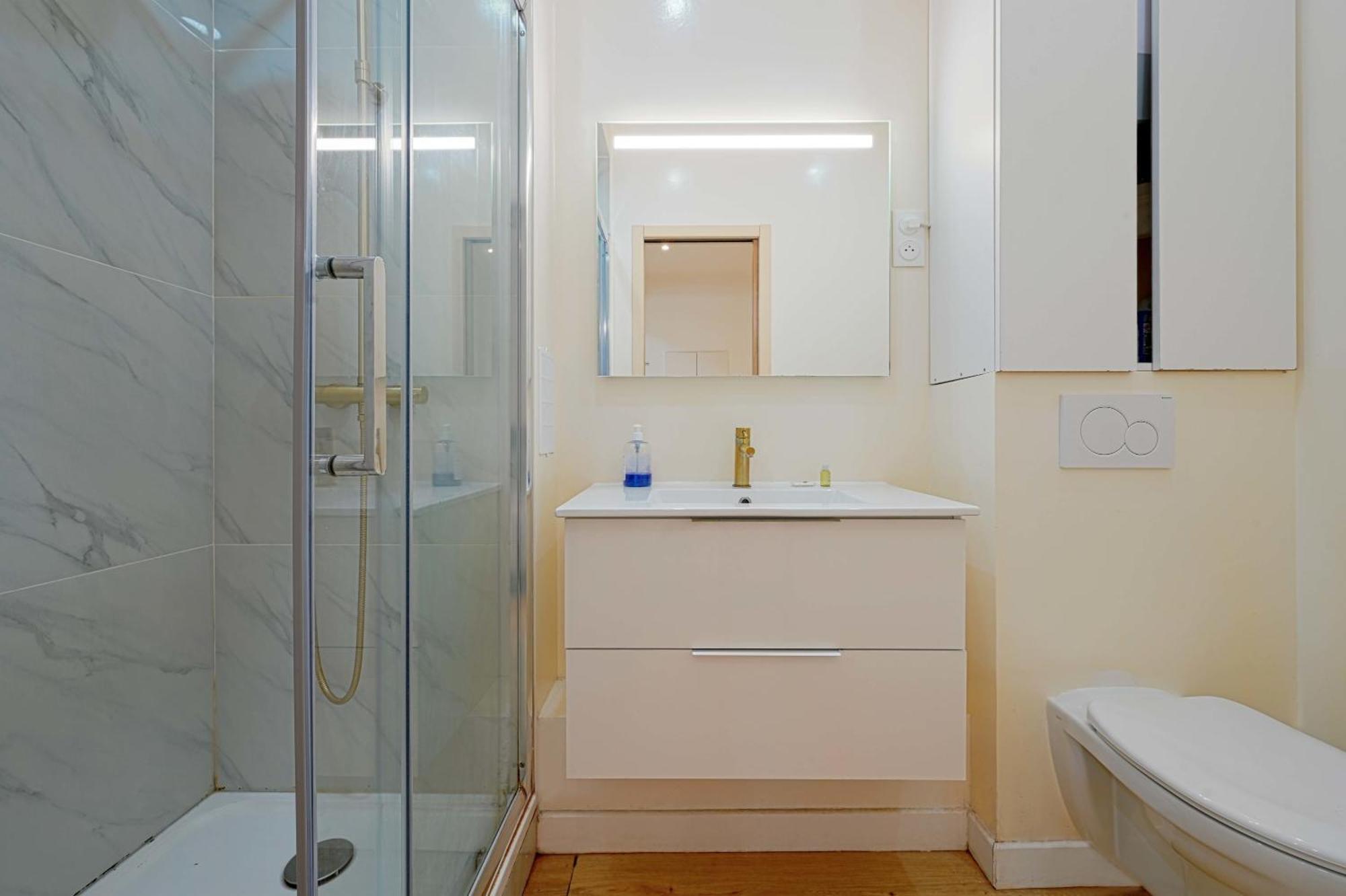 Modern Renovated Studio With A Touch Of Gilded Glamour Central Paris Daire Dış mekan fotoğraf